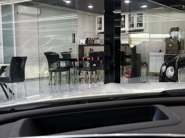 Mercedes-Benz/賓士 E-CLASS  第19張相片