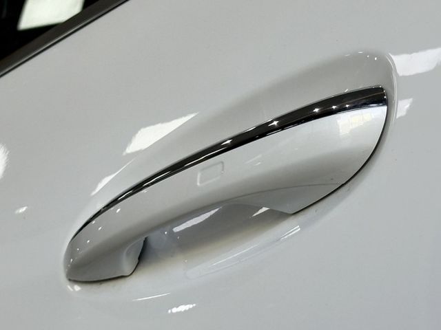 Mercedes-Benz/賓士 E-CLASS  第22張相片