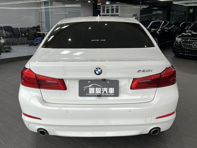BMW/ 寶馬 520i Luxury  第5張相片