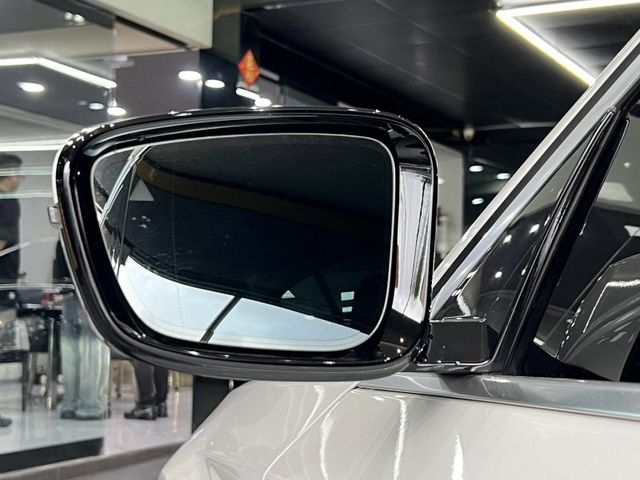 BMW/ 寶馬 520i Luxury  第8張相片