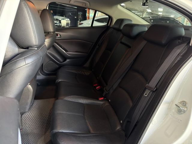 Mazda Mazda3  第7張相片