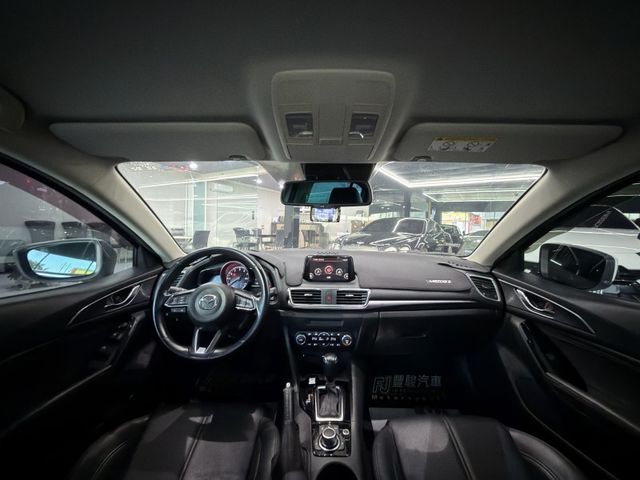 Mazda Mazda3  第8張相片