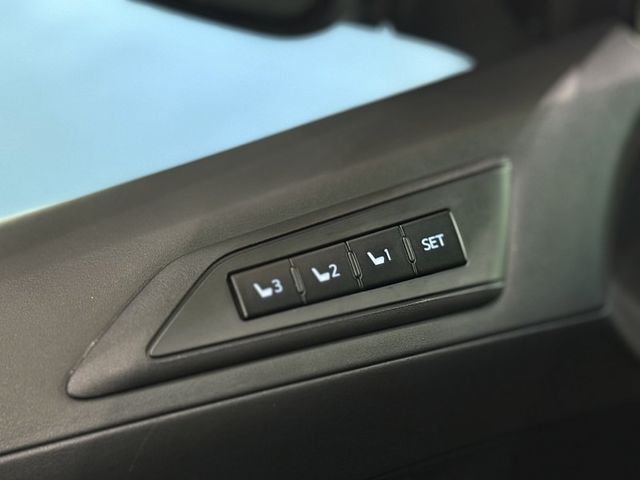 Toyota ALPHARD  第7張相片