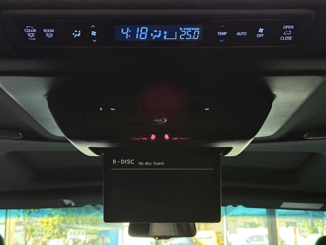 Toyota ALPHARD  第15張相片