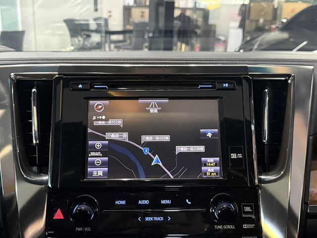 Toyota ALPHARD  第18張相片