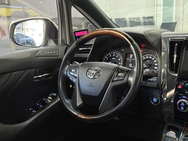 Toyota ALPHARD  第19張相片