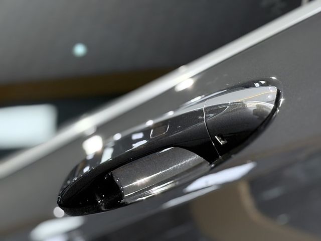 Mercedes-Benz/賓士 GLC300  第2張相片