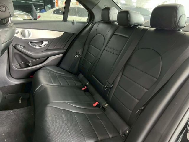 豐駿精選好車2019超美未領 C300液晶儀表 全景 光束頭燈 電尾門19230  第2張相片