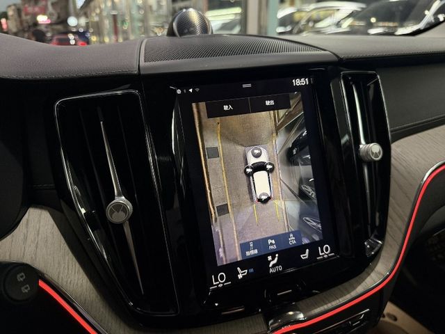 Volvo XC60  第17張相片