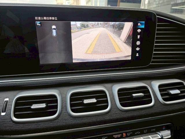 Mercedes-Benz/賓士 GLE300d  第14張相片