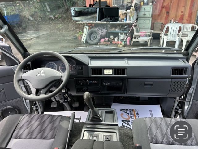 Mitsubishi  Delica ~TACA優良車商~*(小林汽車)* 正2018年 MITSUBISHI DELICA 三菱 得利卡 2.4 銀灰雙色 廂車 手排 後出風口 八人座 長軸 豪  第5張相片