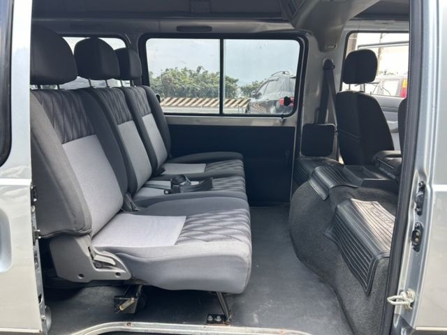 Mitsubishi  Delica ~TACA優良車商~*(小林汽車)* 正2018年 MITSUBISHI DELICA 三菱 得利卡 2.4 銀灰雙色 廂車 手排 後出風口 八人座 長軸 豪  第6張相片