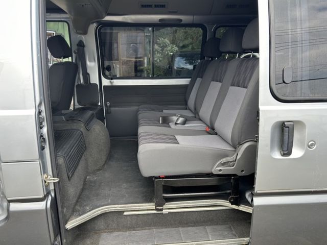 Mitsubishi  Delica ~TACA優良車商~*(小林汽車)* 正2018年 MITSUBISHI DELICA 三菱 得利卡 2.4 銀灰雙色 廂車 手排 後出風口 八人座 長軸 豪  第7張相片