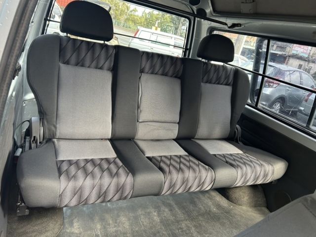 Mitsubishi  Delica ~TACA優良車商~*(小林汽車)* 正2018年 MITSUBISHI DELICA 三菱 得利卡 2.4 銀灰雙色 廂車 手排 後出風口 八人座 長軸 豪  第8張相片