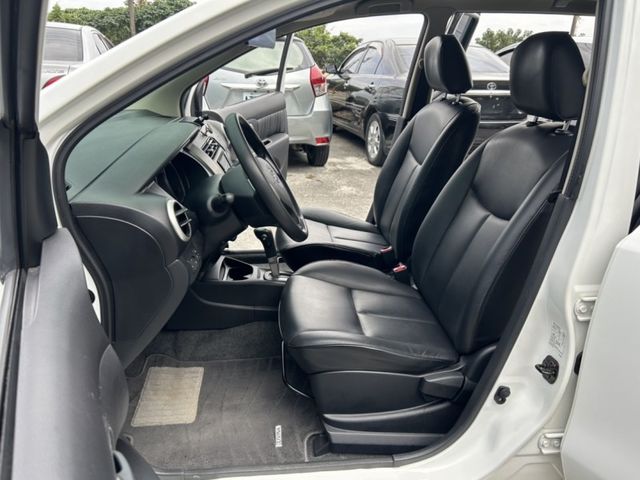 Nissan  Livina  第4張相片