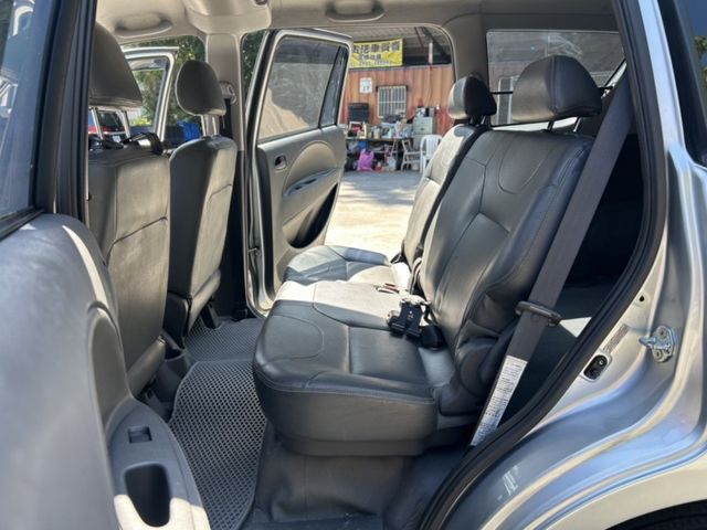 Mitsubishi  Zinger  第5張相片