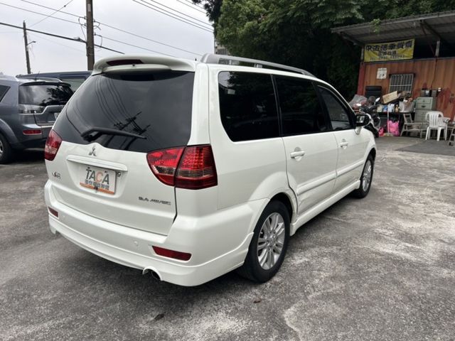 Mitsubishi  Savrin ~TACA優良車商~*(小林汽車)* 正2012年 僅跑11萬 MITSUBISHI SAVRIN 三菱 幸福力 2.4 白色 七人座 天窗 DVD 旅  第2張相片