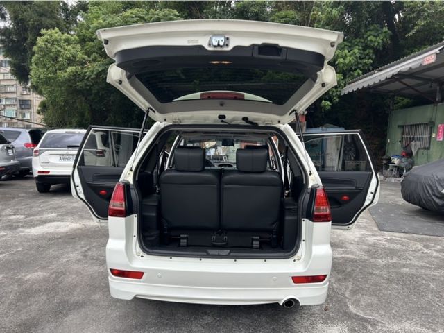 Mitsubishi  Savrin ~TACA優良車商~*(小林汽車)* 正2012年 僅跑11萬 MITSUBISHI SAVRIN 三菱 幸福力 2.4 白色 七人座 天窗 DVD 旅  第7張相片