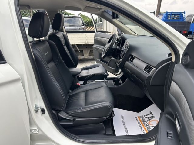 Mitsubishi  Outlander  第3張相片