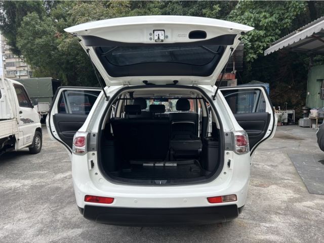 Mitsubishi  Outlander  第8張相片
