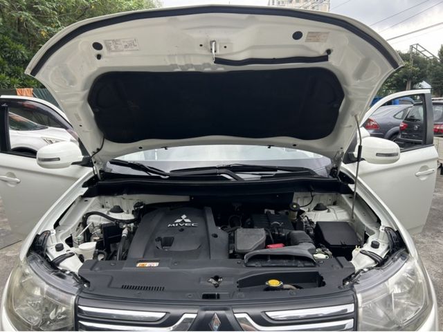 Mitsubishi  Outlander  第10張相片