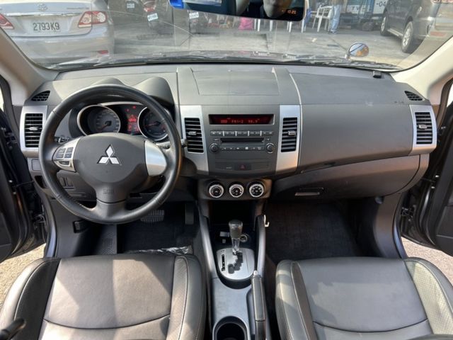 Mitsubishi  Outlander ~TACA優良車商~*(小林汽車)* 正2008年 MITSUBISHI OUTLANDER 三菱 奧蘭德 2.4 灰色   第6張相片