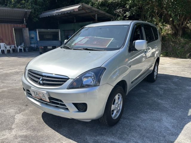 Mitsubishi  Zinger ~TACA優良車商~*(小林汽車)* 正2011年 僅跑11萬 MITSUBISHI ZINGER 三菱 勁哥 2.4 銀色 後出風口 S  第1張相片