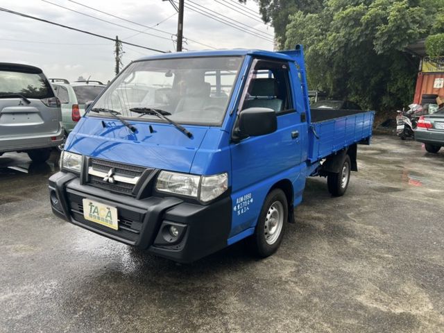 Mitsubishi  Delica ~TACA優良車商~*(小林汽車)* 僅跑9萬 正2017年 MITSUBISHI DELICA 三菱 得利卡 2.4 藍色 貨車 木床 手排 倒車  第1張相片