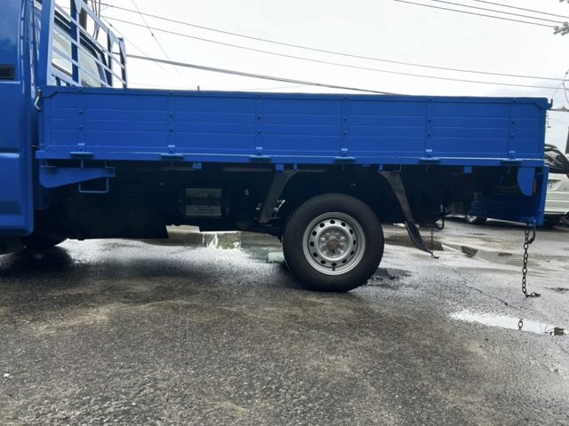 Mitsubishi  Delica ~TACA優良車商~*(小林汽車)* 僅跑9萬 正2017年 MITSUBISHI DELICA 三菱 得利卡 2.4 藍色 貨車 木床 手排 倒車  第7張相片