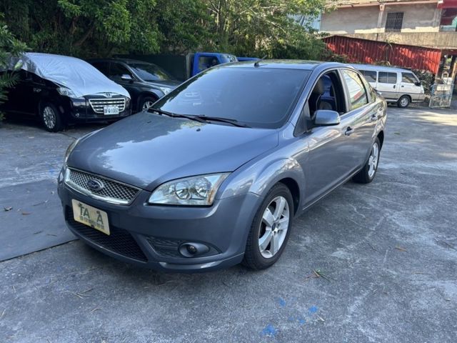 Ford/福特  Focus ~TACA優良車商~*(小林汽車)* 正2007年 FORD FOCUS 福特 佛卡斯 1.8 汽油 灰色 四門 手  第1張相片