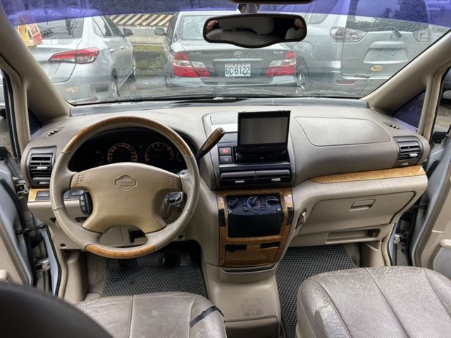 Nissan  Serena QRV ~TACA優良車商~*(小林汽車)* 正2002年 僅跑14萬 日產 NISSAN QRV 2.0 銀色 七人座 後出  第5張相片