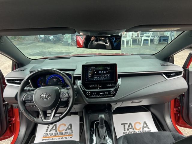 Toyota  Auris ~TACA優良車商~*(小林汽車)* 2021年領牌 僅跑6萬 TOYOTA COROLLA SPORT AURIS 豐田 阿瑞斯 2.0 五門 紅黑雙色 盲點 HUD抬顯   第6張相片