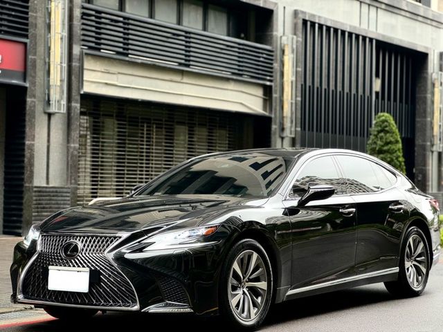 Lexus  LS  第1張相片