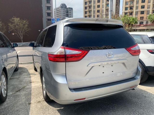 Toyota  Sienna  第3張相片