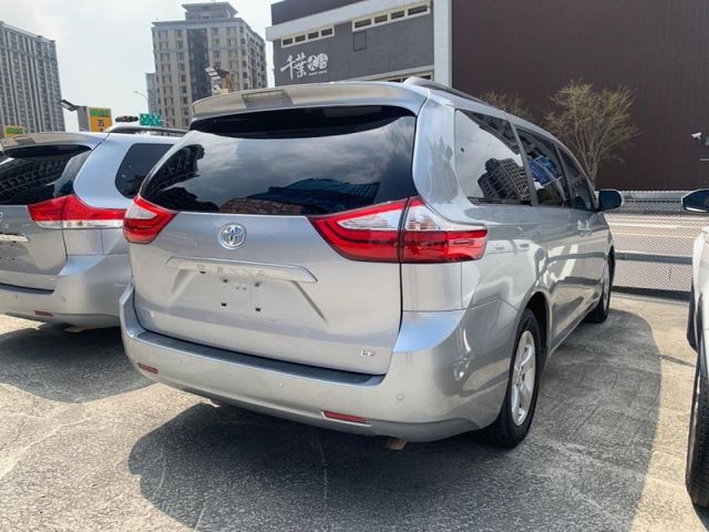 Toyota  Sienna  第4張相片