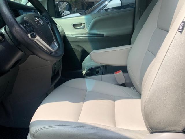Toyota  Sienna  第5張相片