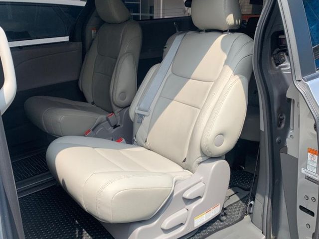 Toyota  Sienna  第6張相片