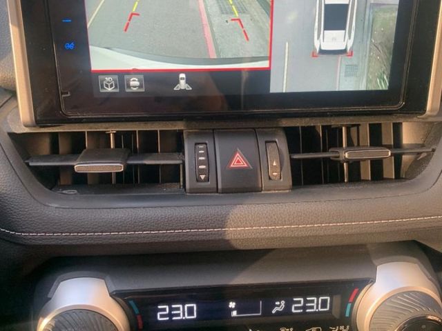 Toyota  RAV4  第11張相片