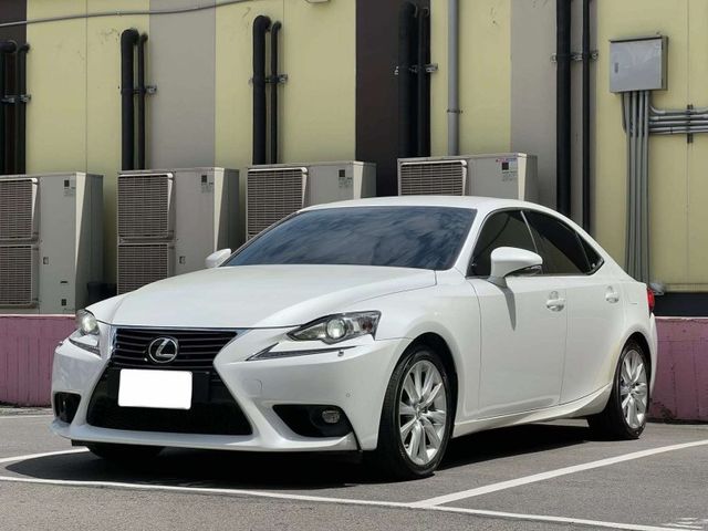 Lexus  IS  第1張相片