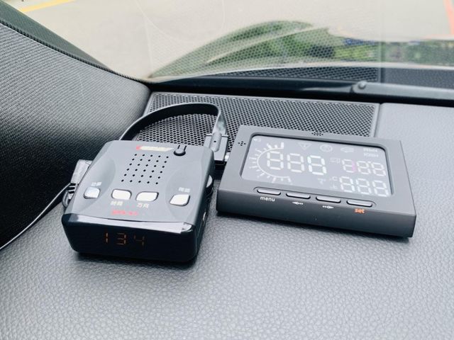 PORSCHE  Macan  第13張相片