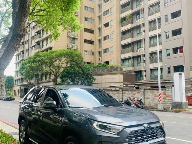 Toyota  RAV4  第4張相片