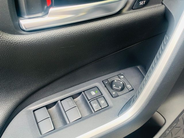 Toyota  RAV4  第13張相片