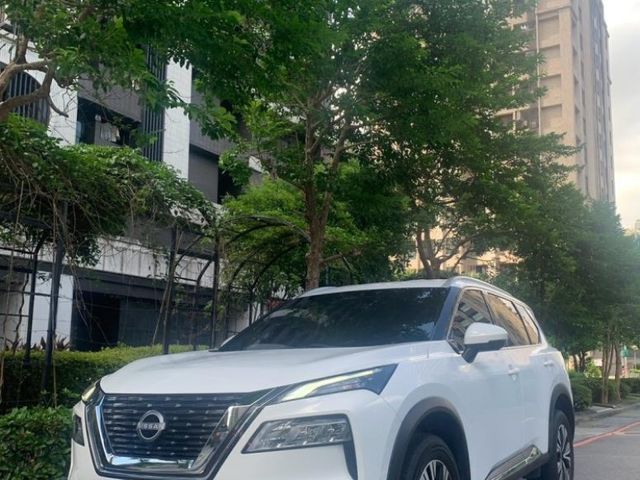 Nissan  X-Trail ????????【稀有釋出】2023年 Nissan X-Trail 旗艦版｜油電客貨兩用 超值配備大滿  第1張相片