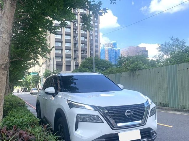 Nissan  X-Trail ????????【稀有釋出】2023年 Nissan X-Trail 旗艦版｜油電客貨兩用 超值配備大滿  第5張相片