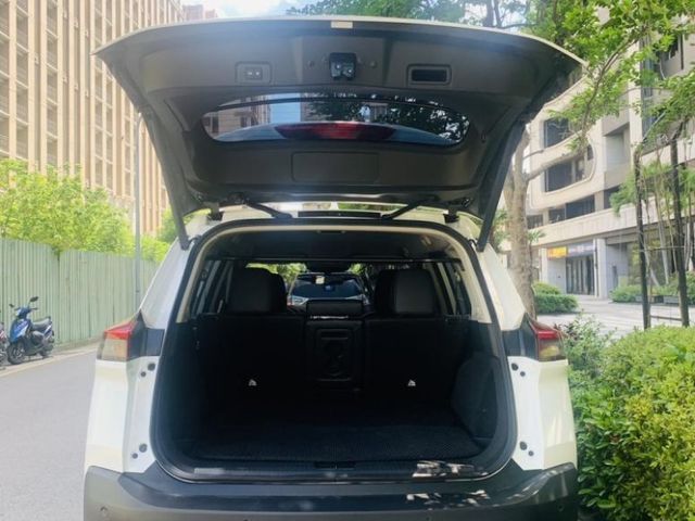 Nissan  X-Trail ????????【稀有釋出】2023年 Nissan X-Trail 旗艦版｜油電客貨兩用 超值配備大滿  第12張相片