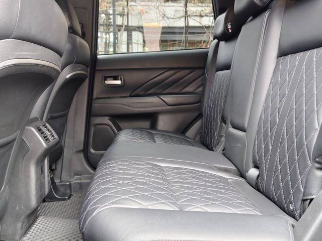 Mitsubishi  Outlander  第8張相片