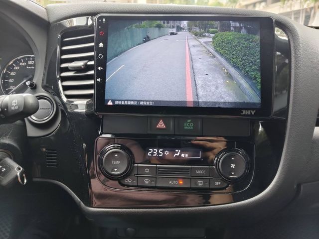 Mitsubishi  Outlander  第18張相片