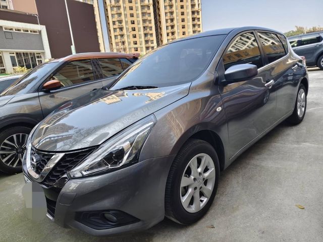 Nissan  Tiida  第2張相片