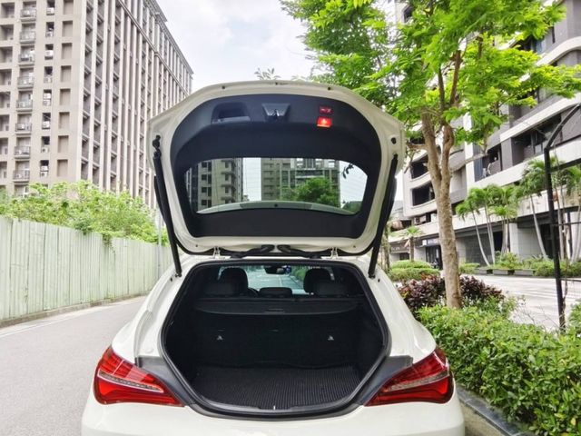 Mercedes-Benz/賓士   GLA-CLASS  GLA200  第9張相片