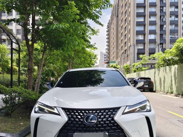 Lexus  UX250h  第4張相片